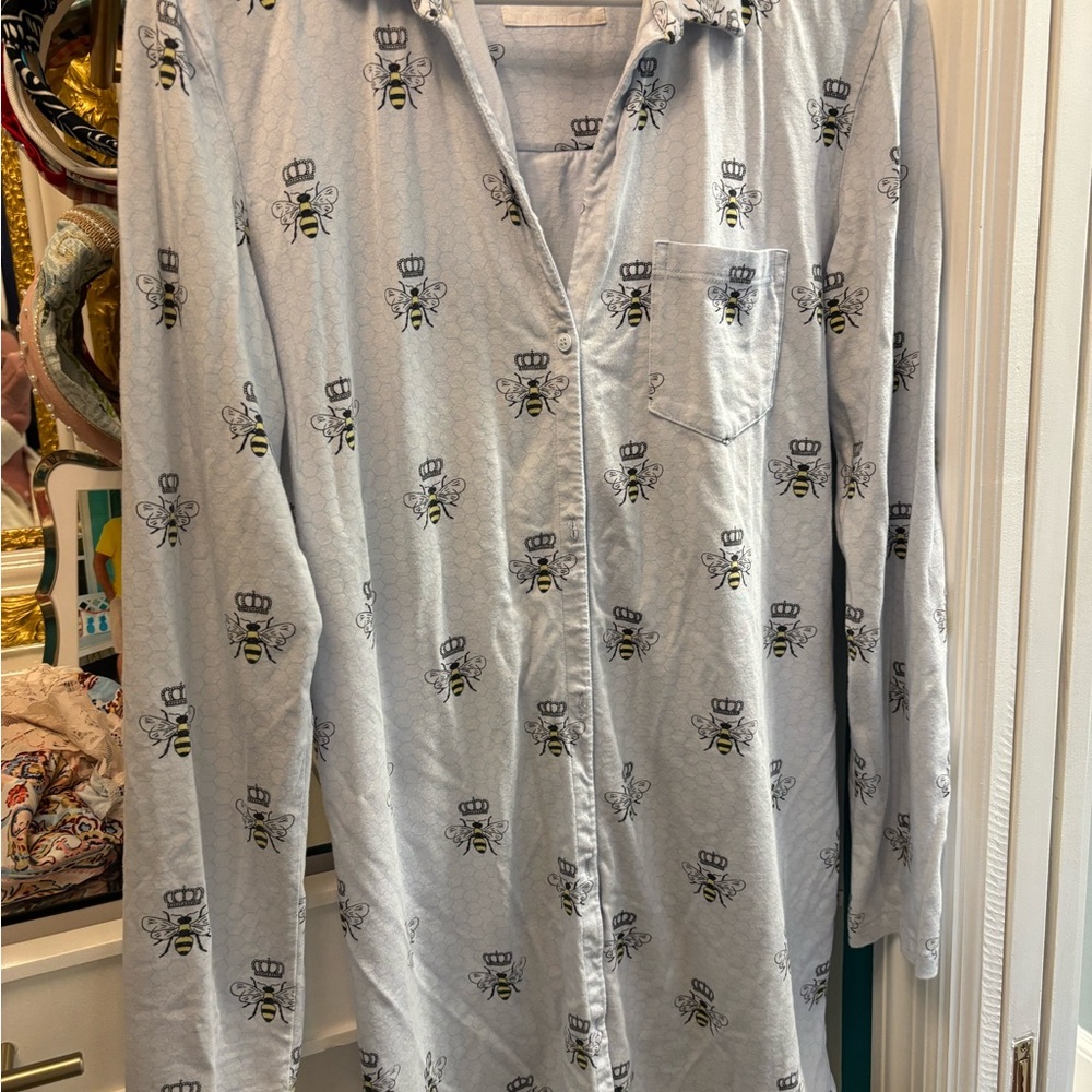 Blue queen bee sleep shirt